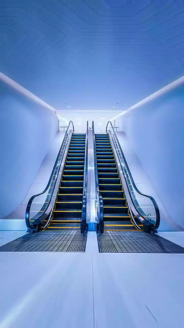 'Biggest Failures': Netizen Calls Out Mumbai Suburban Railways For Non-Functional Escalators