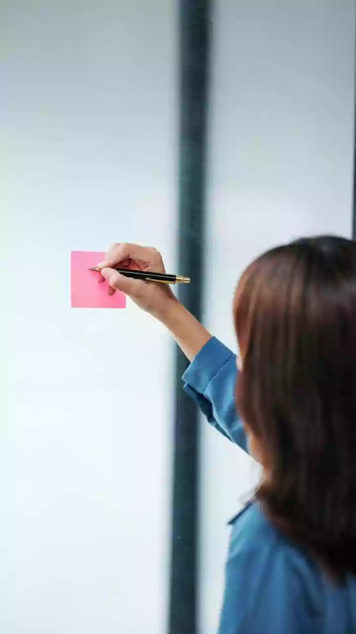Which Captures Meetings Better: AI Assistants Or Traditional Handwritten Notes?