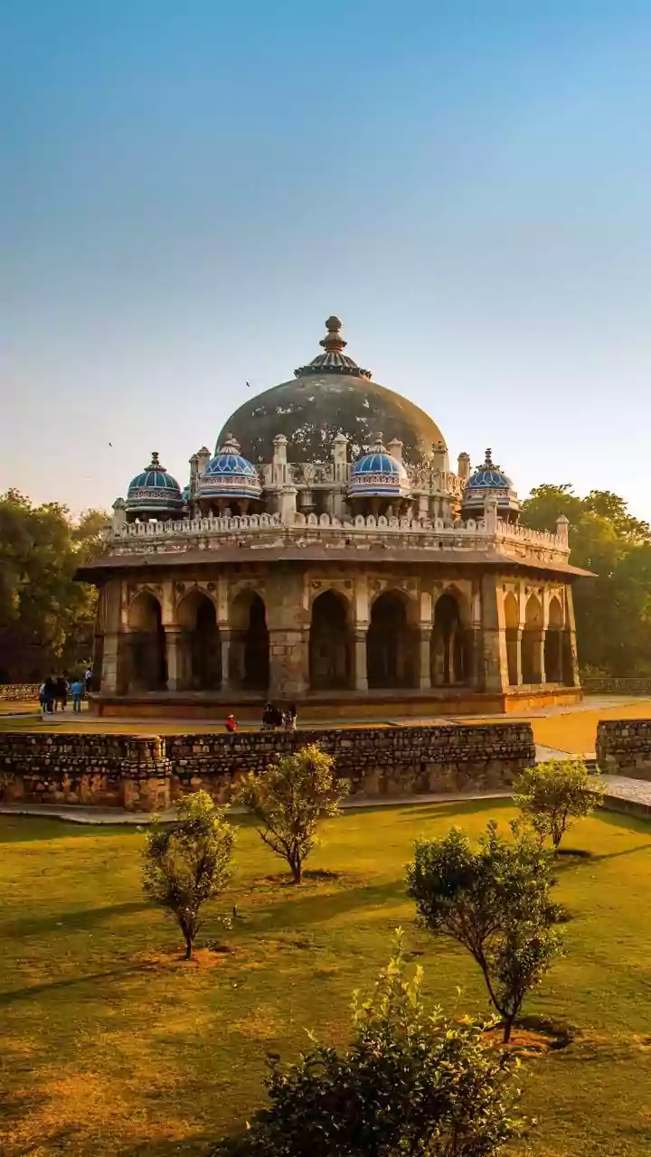 How To Prepare For Weather Changes On An October Trip Across India