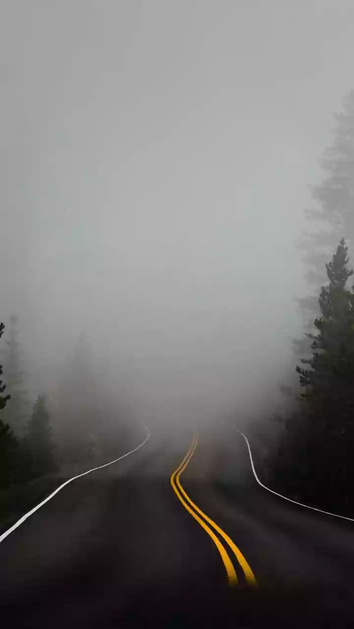 Two Trucks Crash into Divider on Delhi-Lucknow Highway in UP’s Moradabad Amid Dense Fog