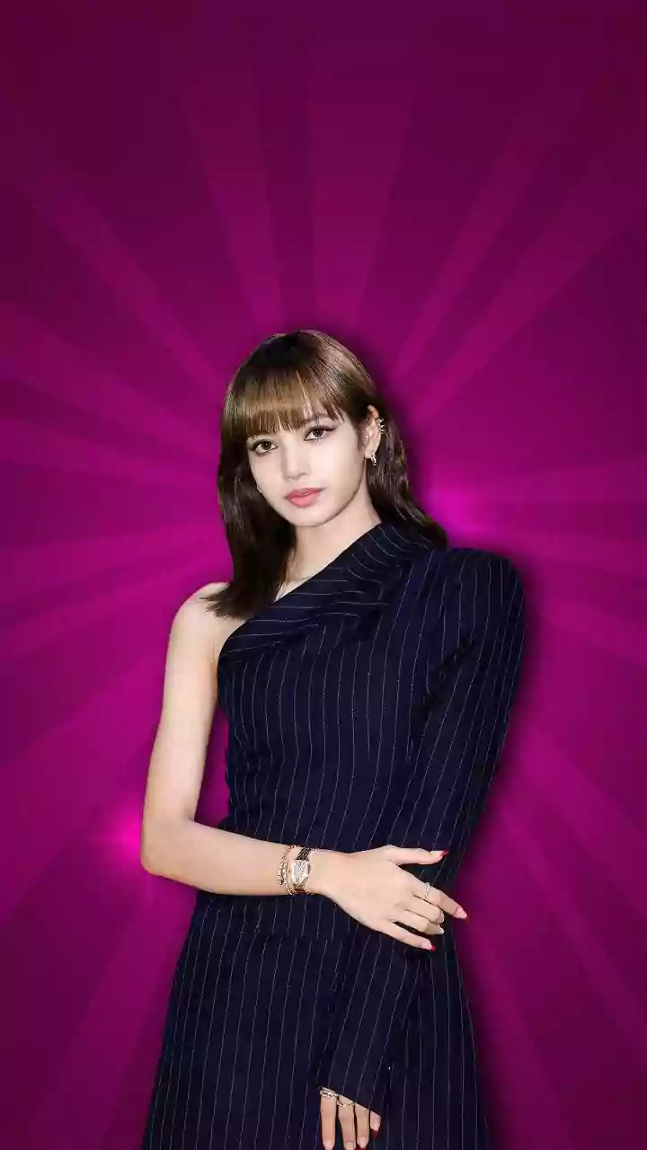 BLACKPINK’s Lisa Rocks Sheer Gown And Tassel Sleeves At The 2026 Golden Globes