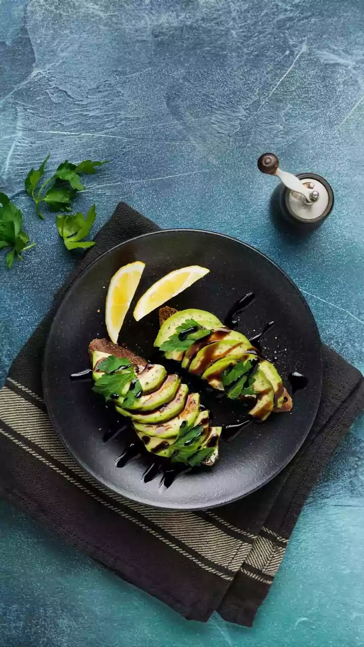 9 Delicious Avocado Dishes from Around the Globe!