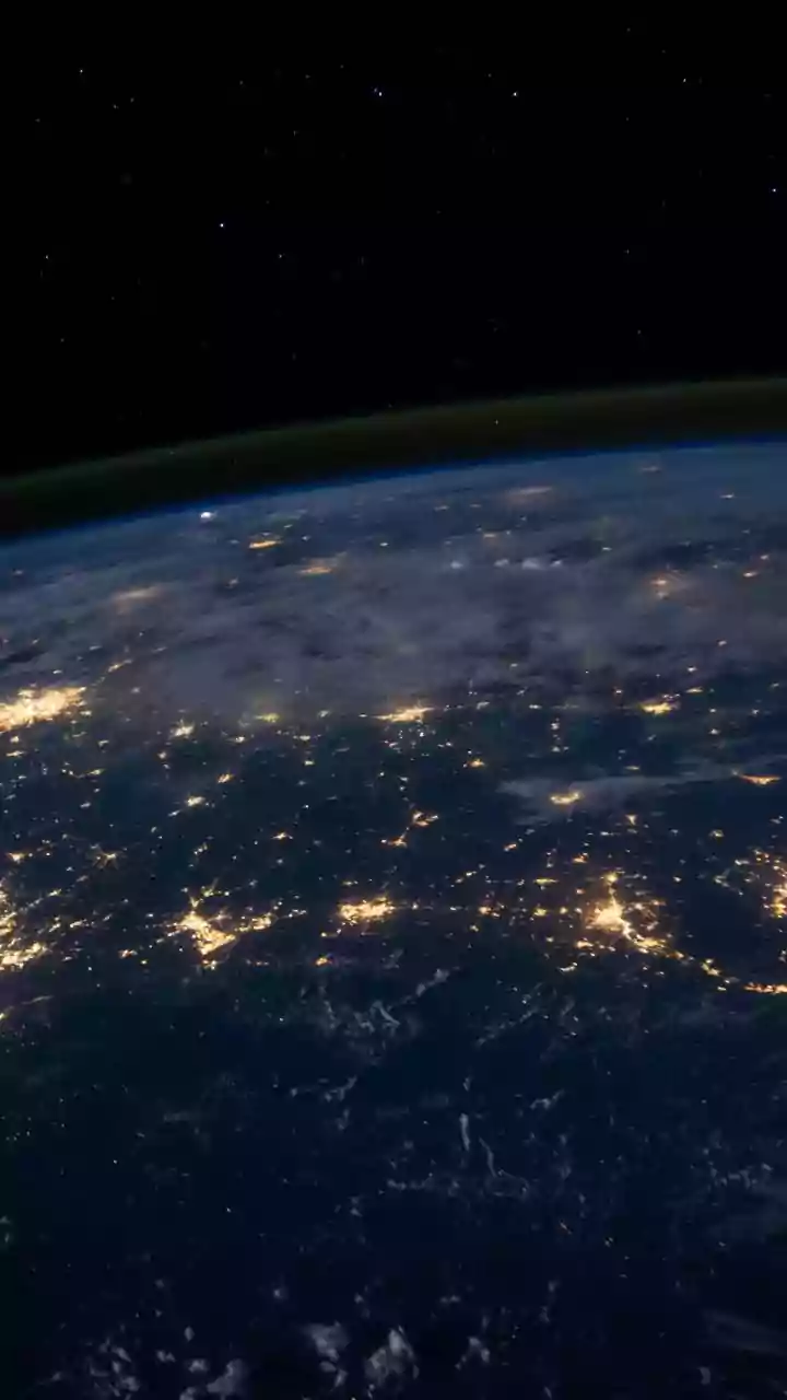 Smart Commuters Use Live Satellite Feeds To Dodge Thunderstorms