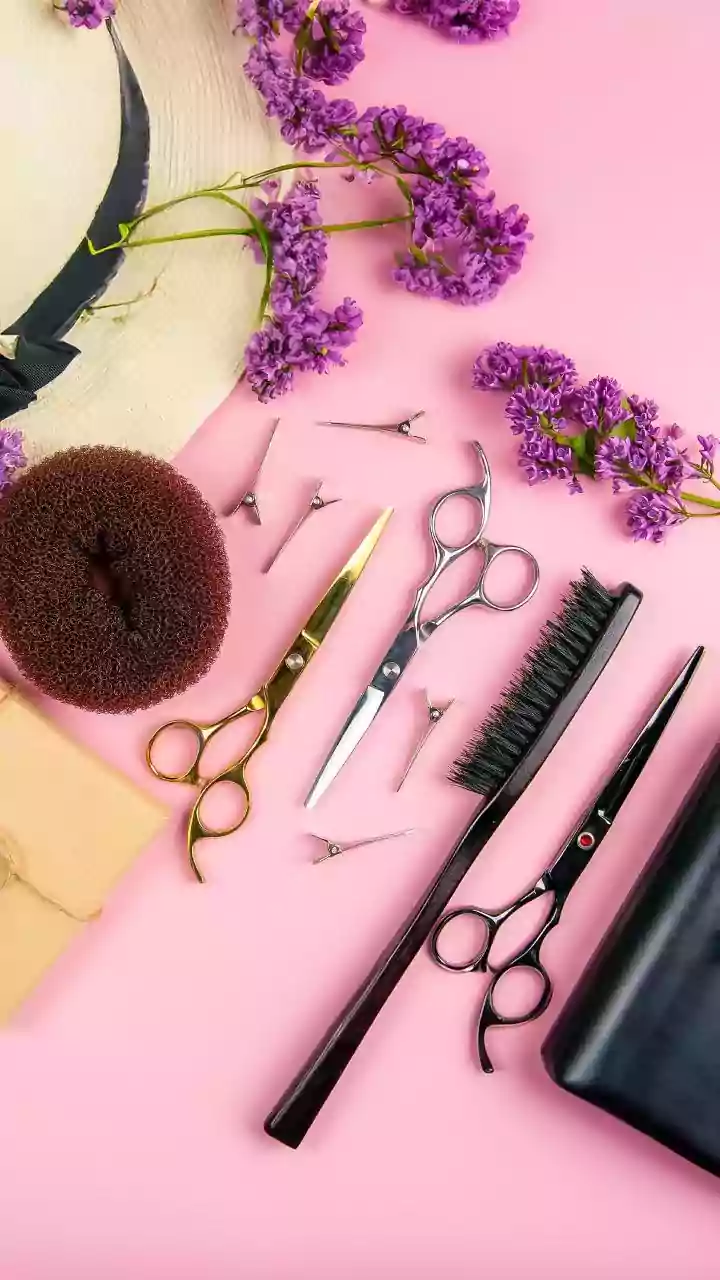 Hairstyles For Flat Hair: Focus On Styling Fine-Looking Hair