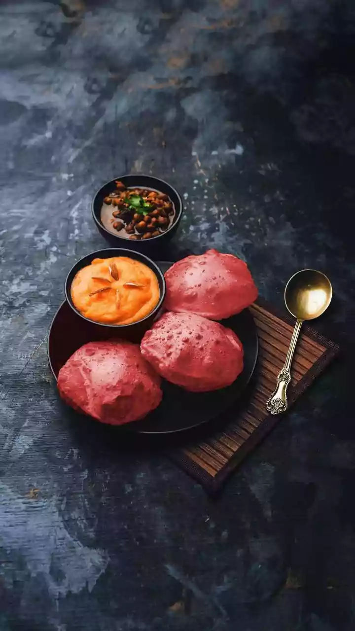 Zomato Agent Eats Customer's Order After He Refuses To Come Downstairs, Internet Asks— ‘Doorstep Delivery Kya Hoti Hai?’