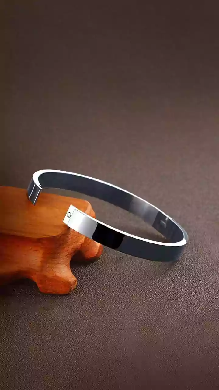 Elegance Redefined: Discover Temu Hungary's Chic Bracelet Collection for Minimalist Style