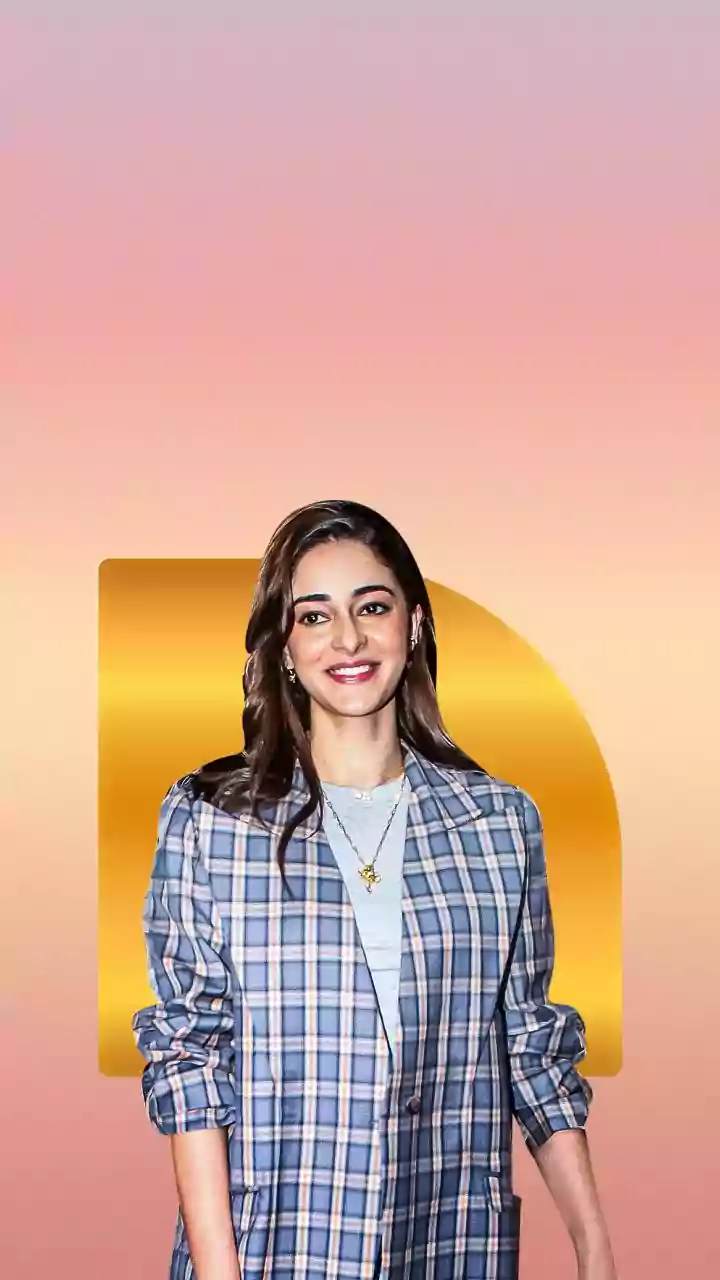 Ananya Panday Undergoes A Major Hair Transformation, Flaunts Her New Bangs: 'Love It'