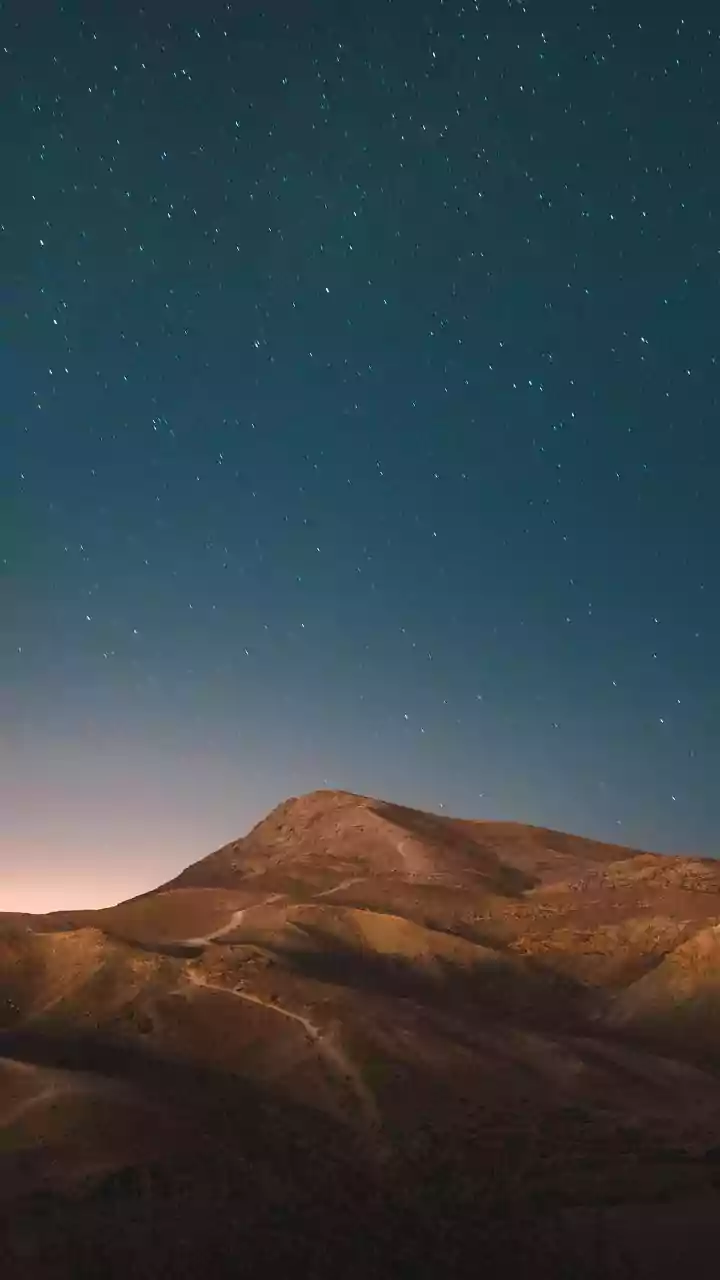 Capricorn's Cosmic Compass: Navigate April 6, 2026, with Wisdom & Opportunity