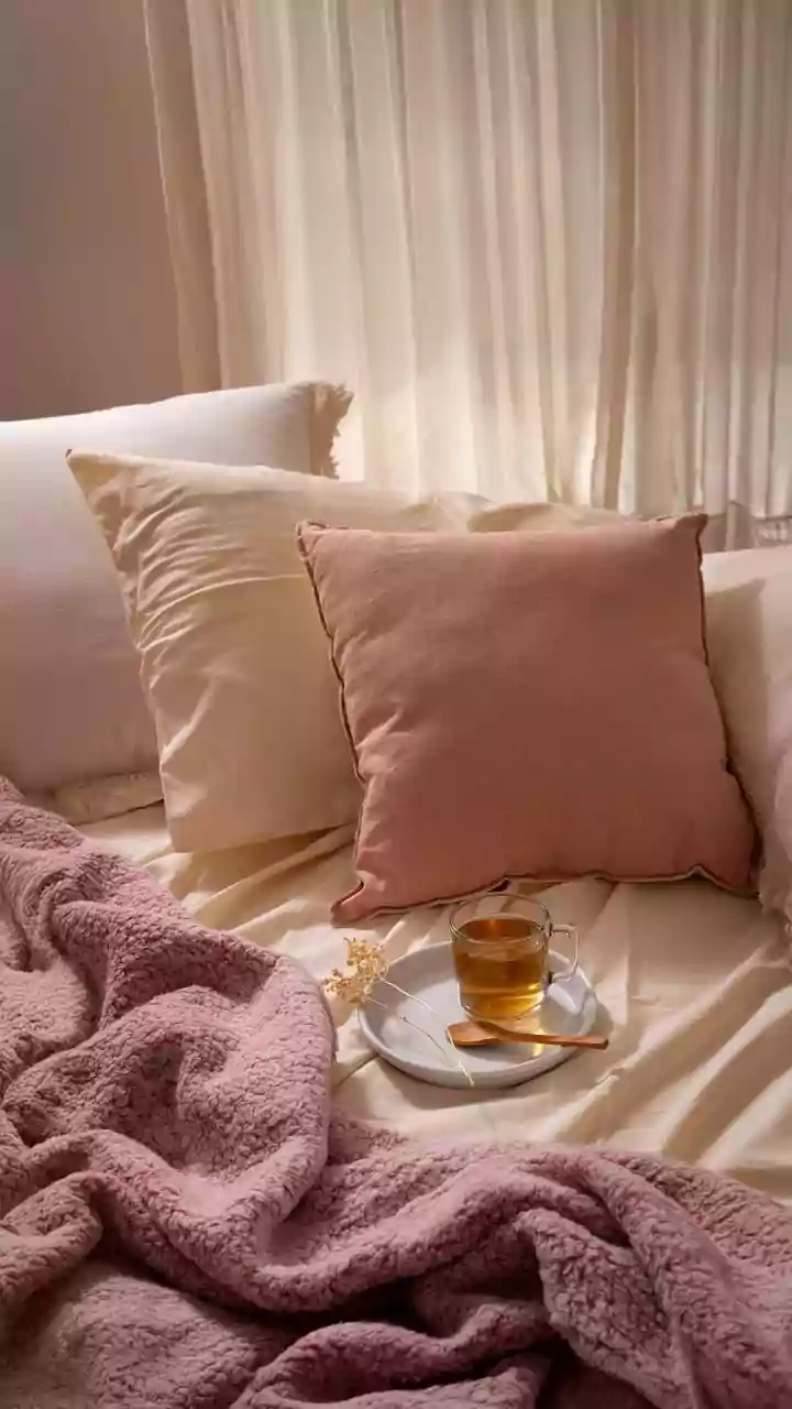 Beyond the Glam: The New 'Aura' is Sleep, Not Sparkle