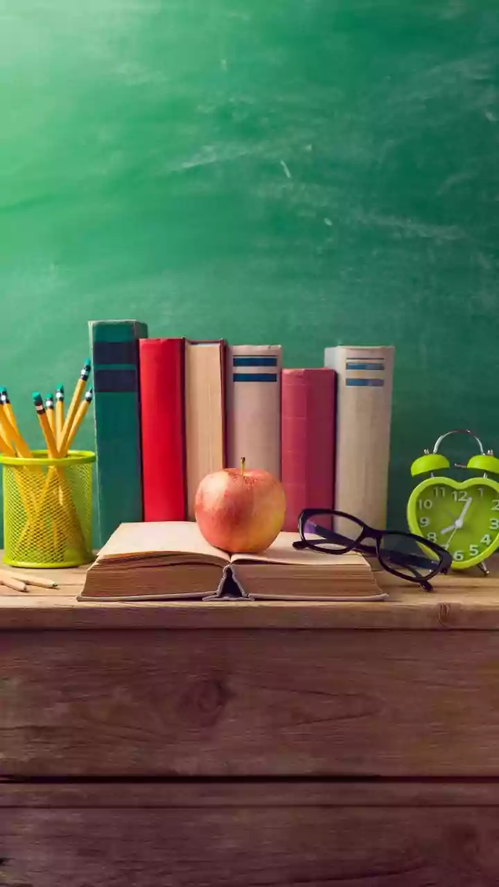 Open Peer Review Gives Readers Context beyond the Final Paper