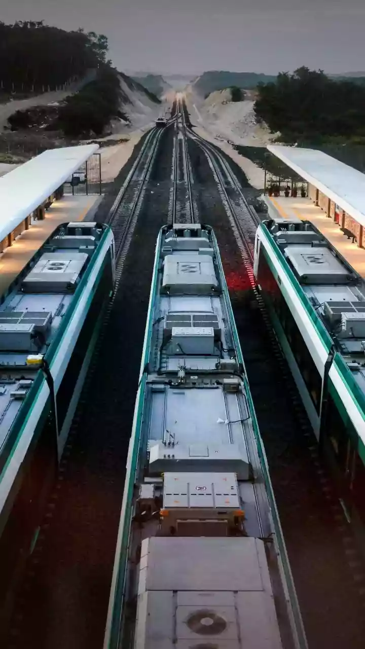 Frequent Rail Updates Make Tight Connections More Vulnerable