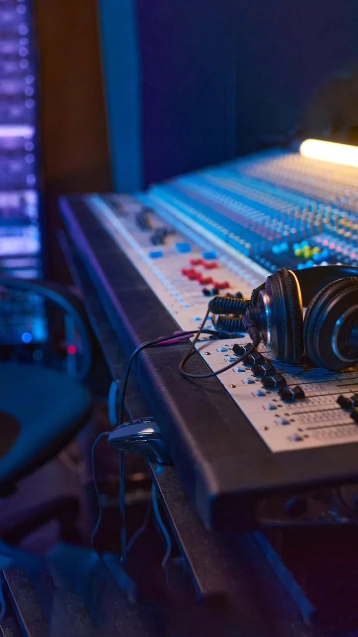 How Creators Transform Raw Audio Notes Into Actionable Daily Project Workflows