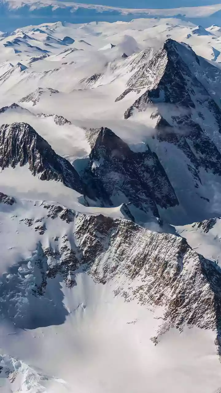 Jessica Meir posts Northern Patagonia Icefields photo taken from ISS