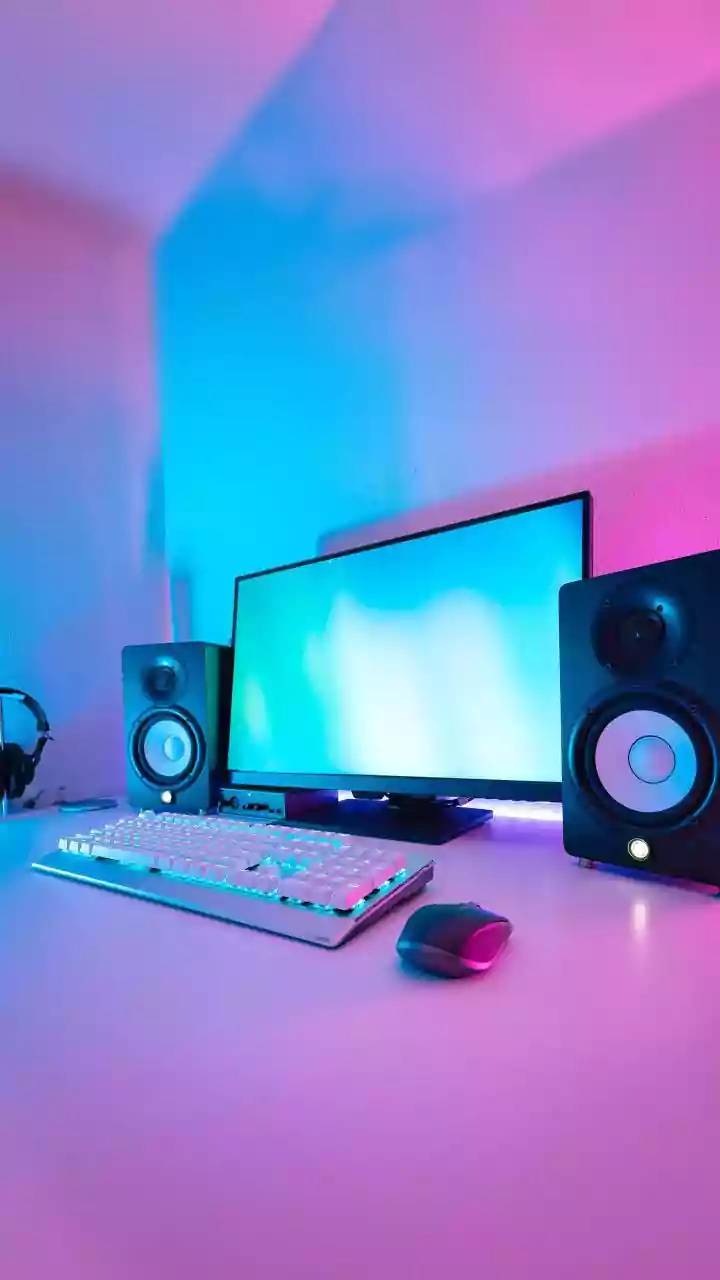 How To Position Desktop Monitors Properly To Prevent Lower Back Strain During Work