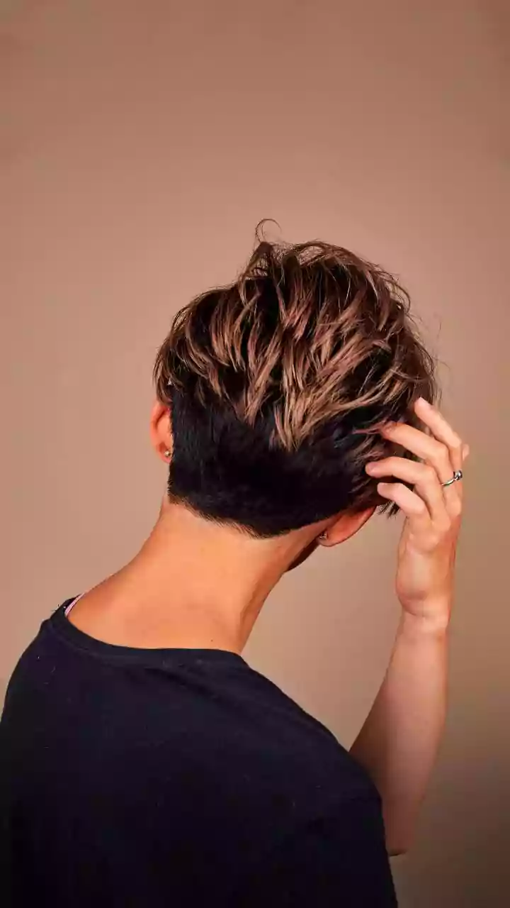 Dandruff and HIV: Unpacking the Viral Claim and Expert Insights