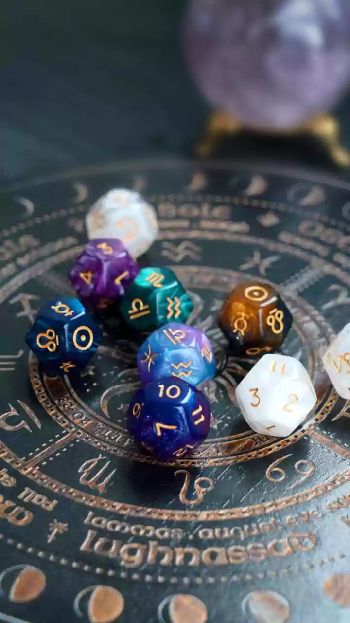 Daily Tarot: December 10th's Zodiac Guidance