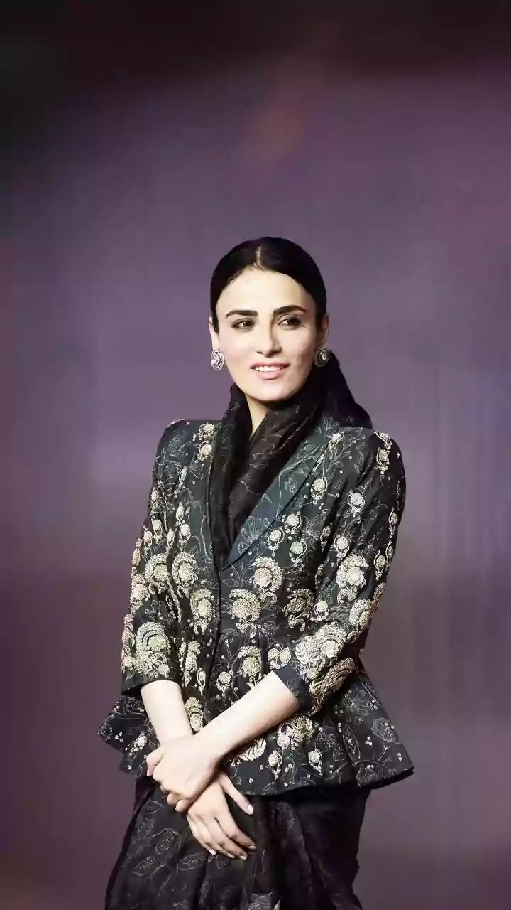 Radhikka Madan Quickly Leaves Boyfriend Vihaan Samat's Hand After Spotting Paps In Mumbai; VIDEO Goes Viral