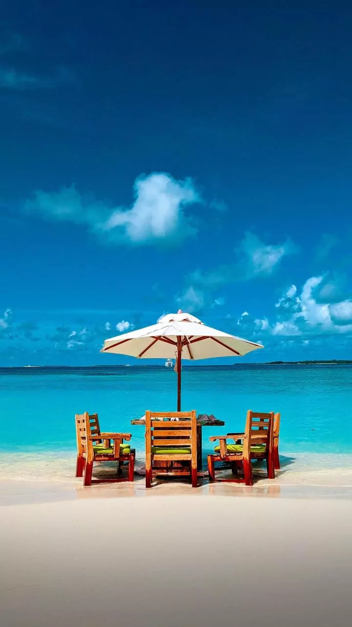 Why Coastal Escapes Offer The Ultimate Unplugged Vacation For Busy Metro-Based Young Adults