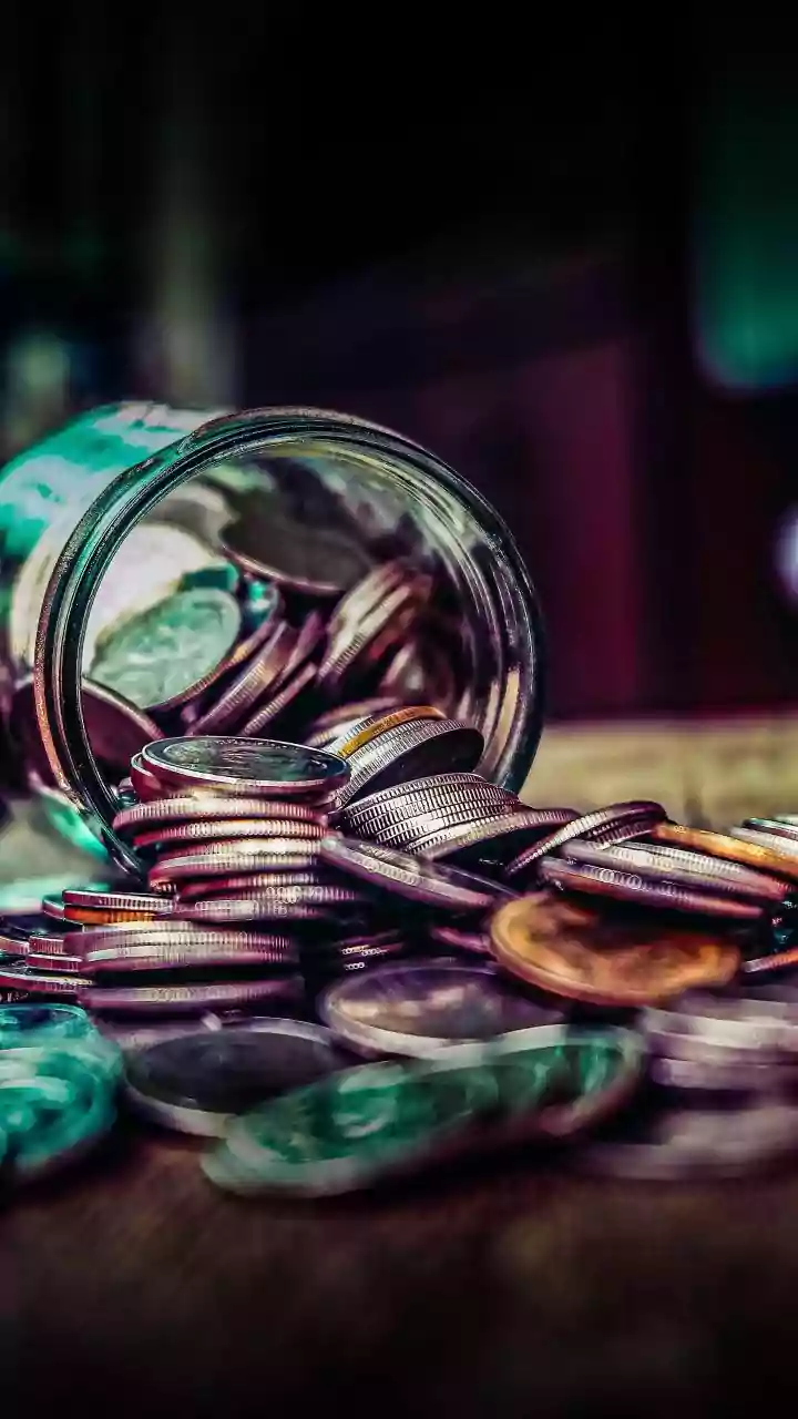 Silver Rates Today, February 9: Prices Under Pressure as Markets Reopen; Is This a Buying Opportunity After Sharp Fall? Check City-Wise Rates