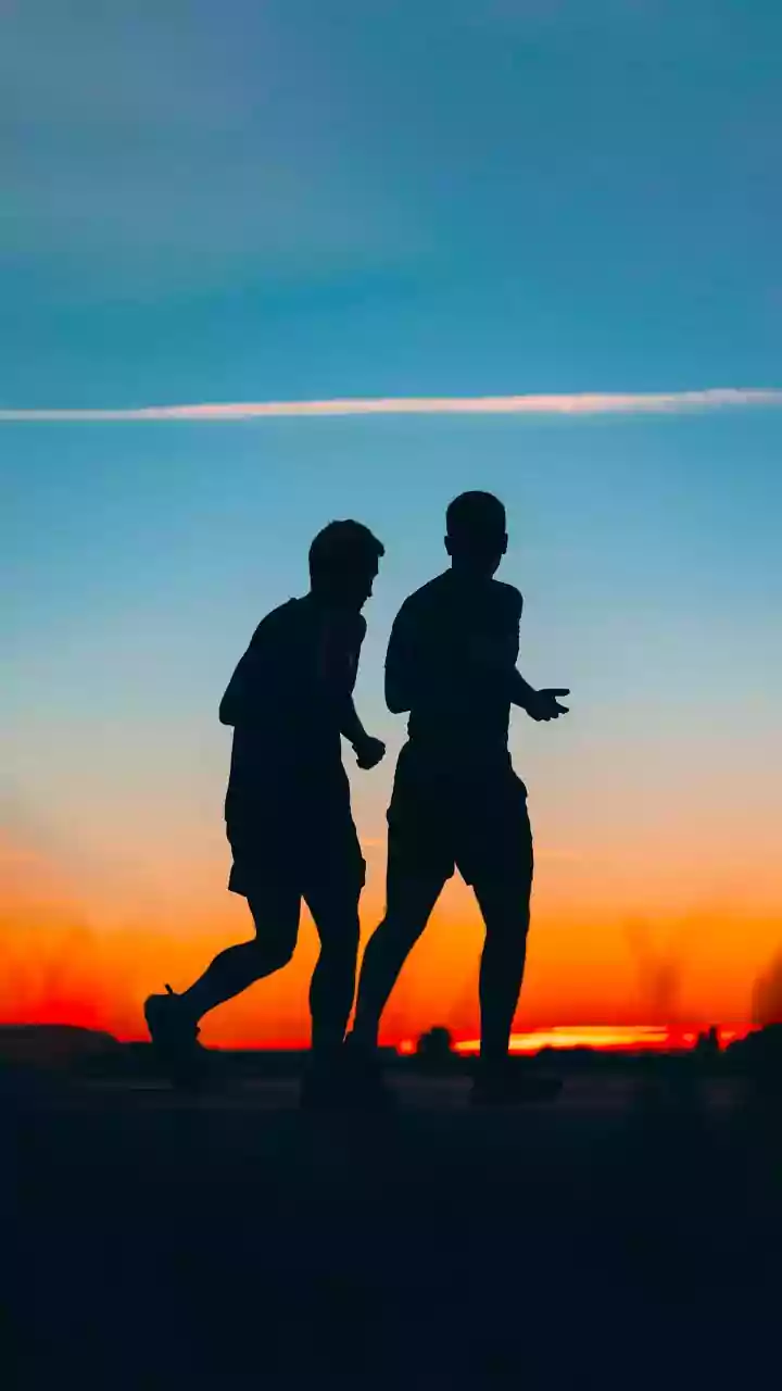 Sair para caminhar no lugar de ir para academia ajuda muito, mas só funciona se a caminhada durar no mínimo 30 minutos seguidos, sem interrupções e...
