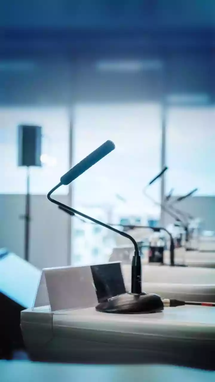 How Freelancers Can Generate Accurate Meeting Transcripts Offline Without Uploading Audio