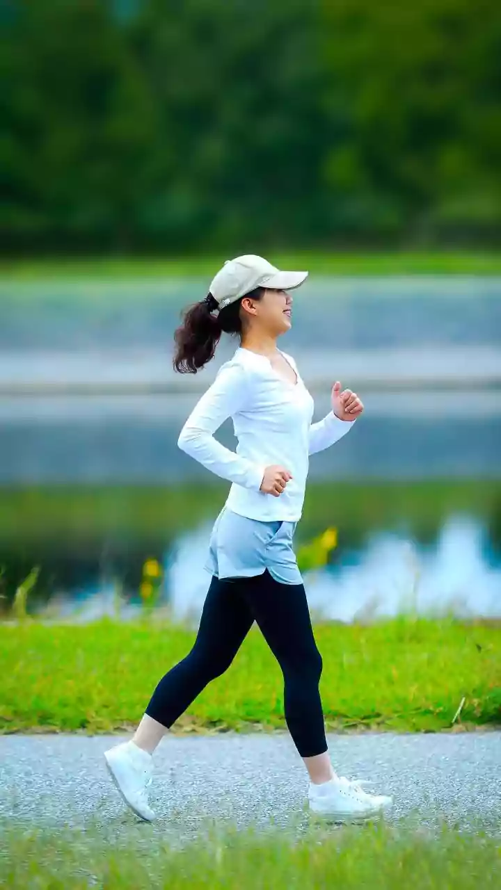 15-Minute Active Recovery Walks After Meals Lower Glucose Spikes And Reduce Soreness