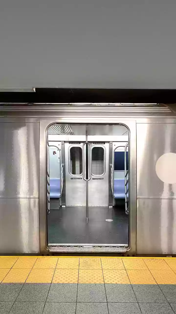 Mumbai to receive 1st non AC local with automatic doors