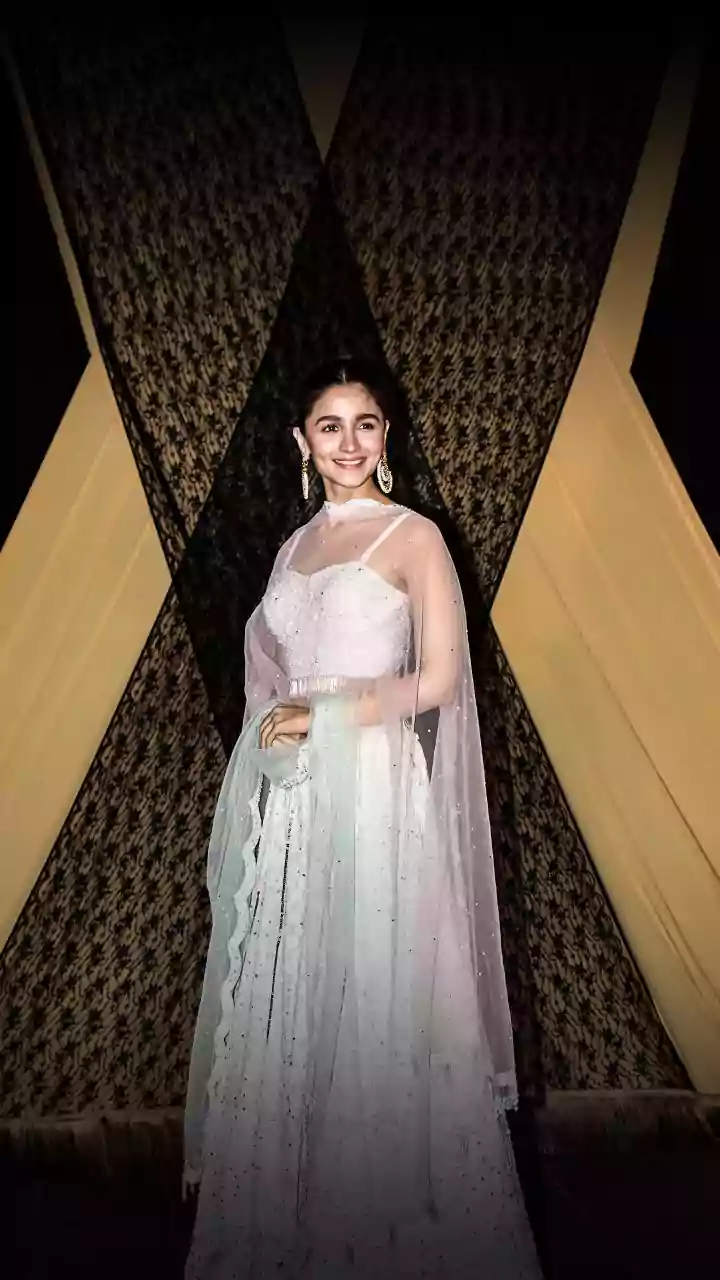 Alia Bhatt's Vintage 1993 Dress To Ananya Panday's 2007 Gold Gown: Best Bollywood Looks From Mumbai Awards Show