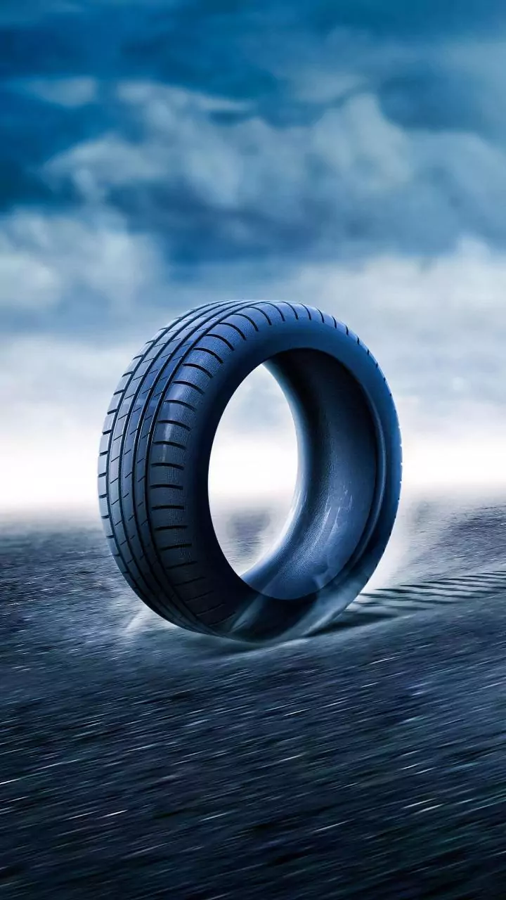 Delhi on edge after tire burst sounds like explosion