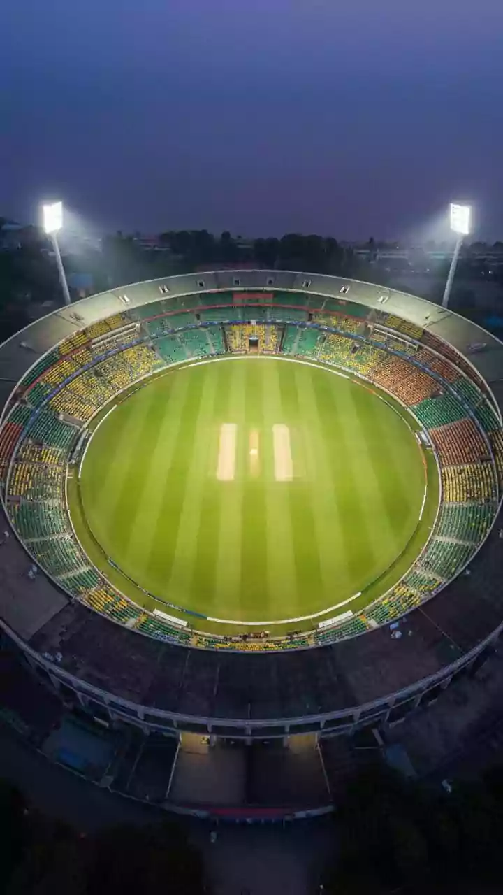 RCB vs CSK, IPL 2026: Live streaming, head-to-head, pitch and weather report