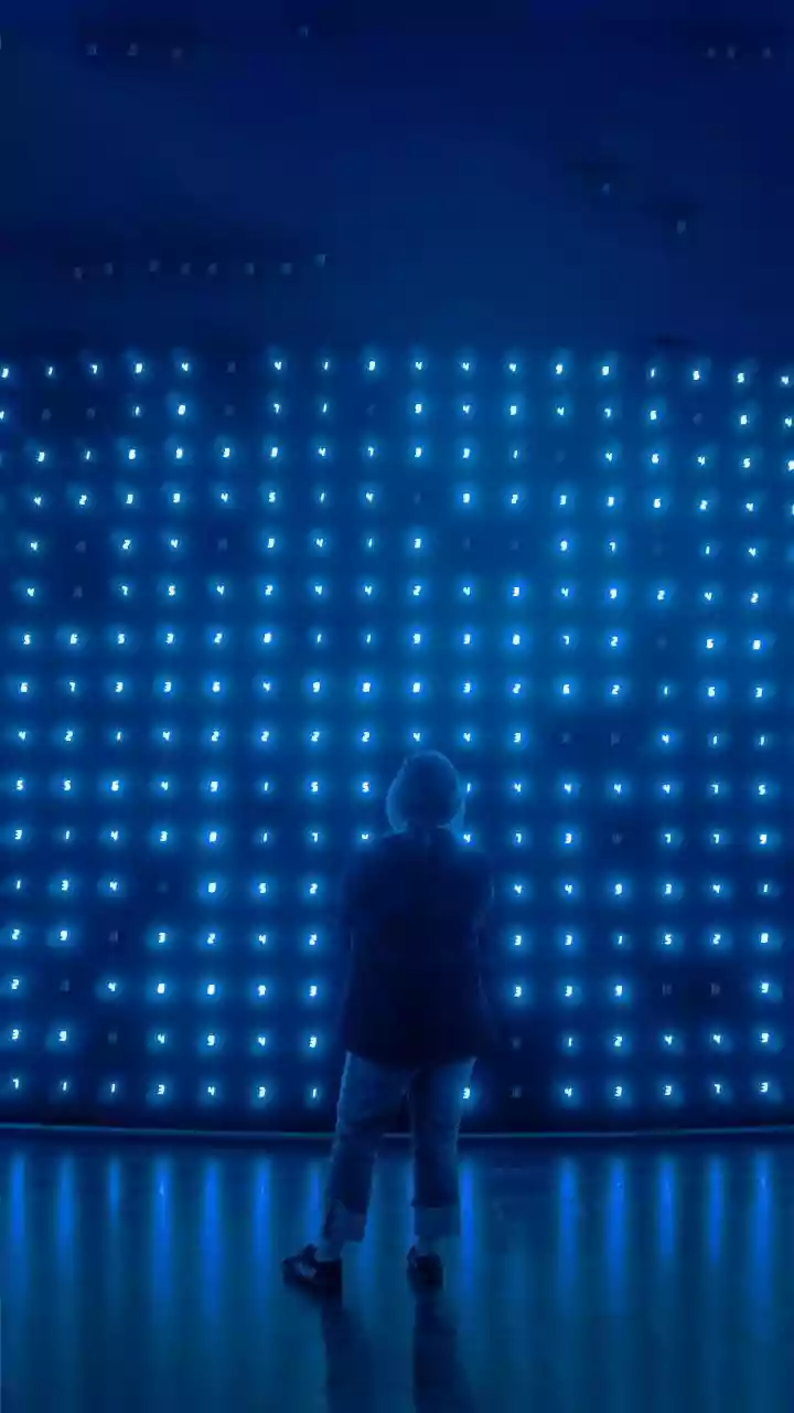 Immersive Displays Let Couture Tell a Story Beyond Silhouette