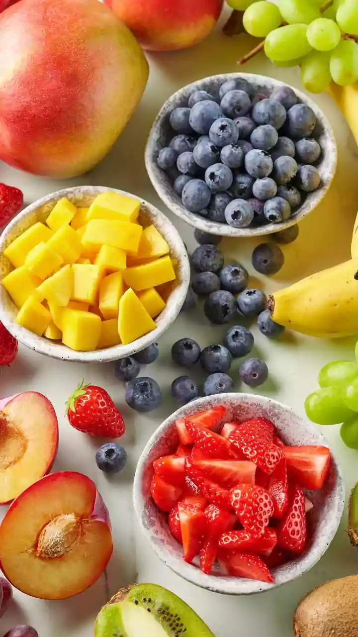 Fruits on Empty Stomach: Expert Health Insights