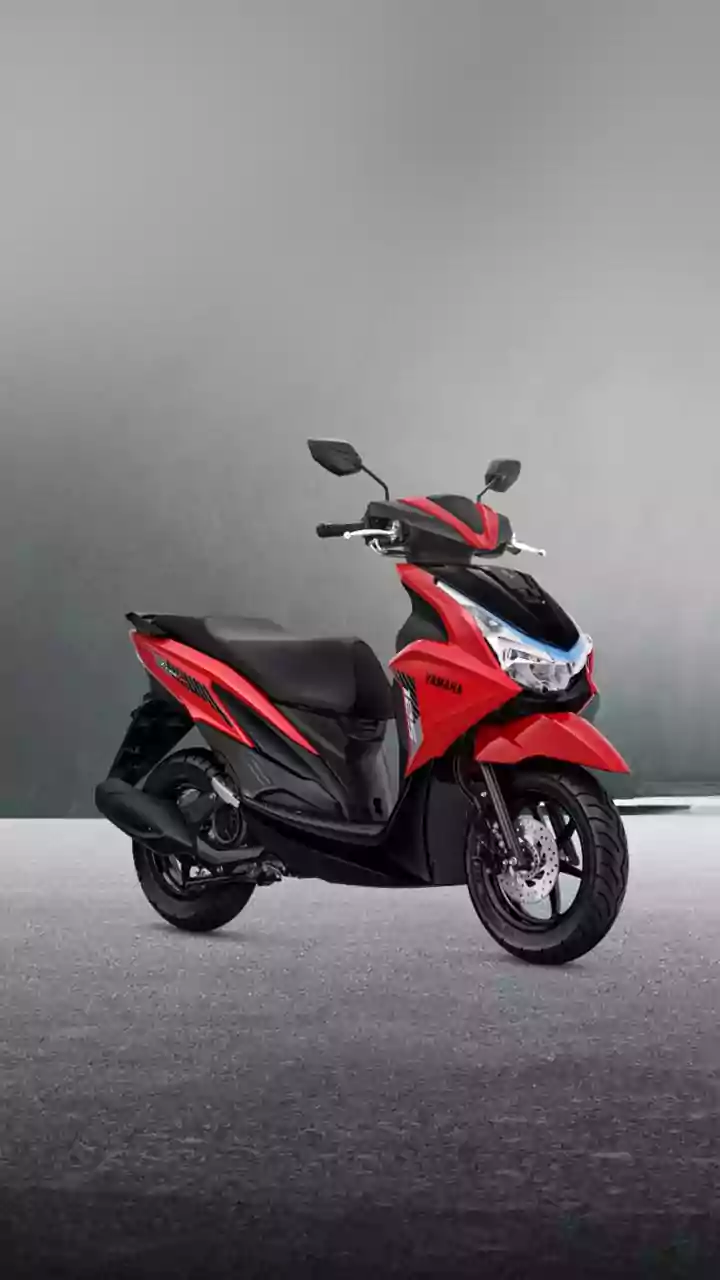 This Yamaha scooter is equipped with an air bag