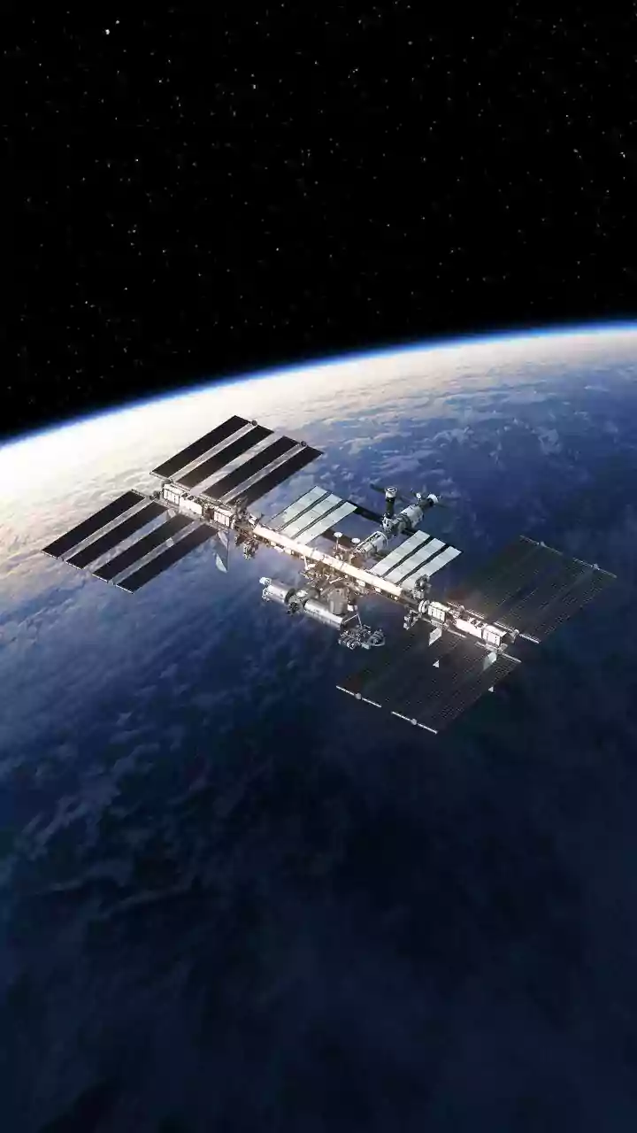 Lightweight Reflective Panels Drive Next-Generation Deep-Space Probes Using Pure Light Pressure