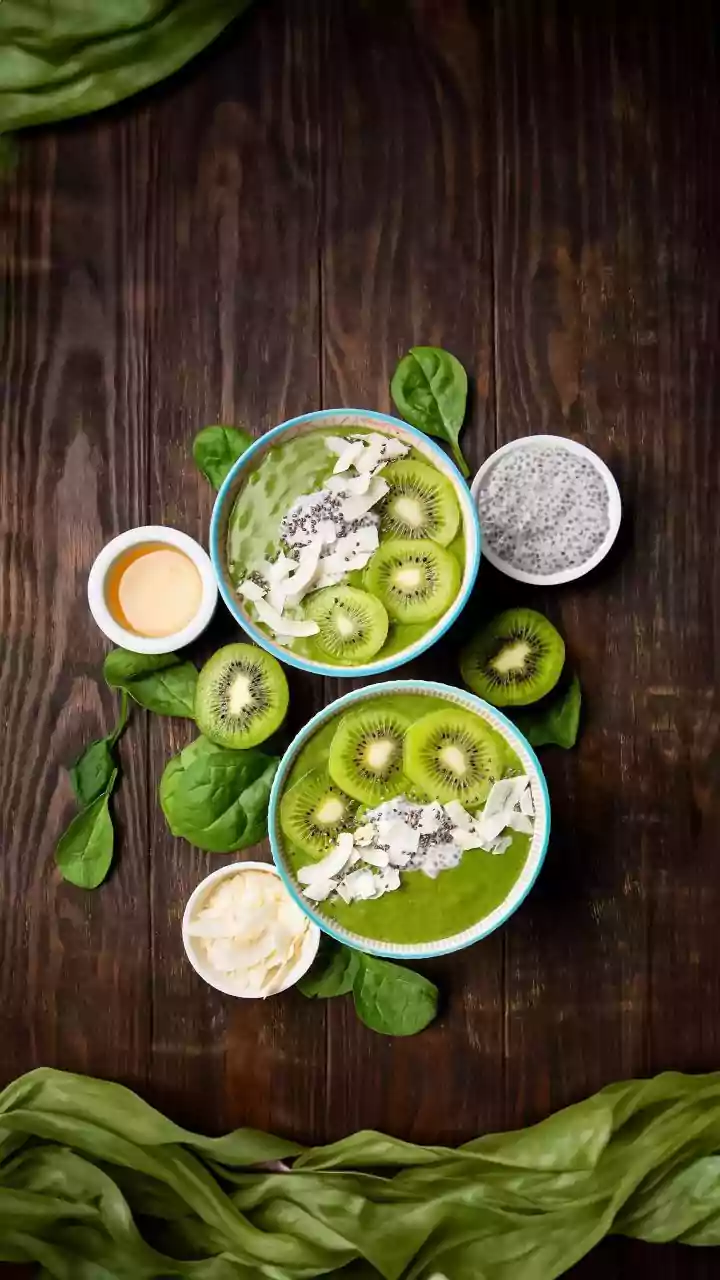 Our new breakfast favorite: Kiwi smoothie bowl