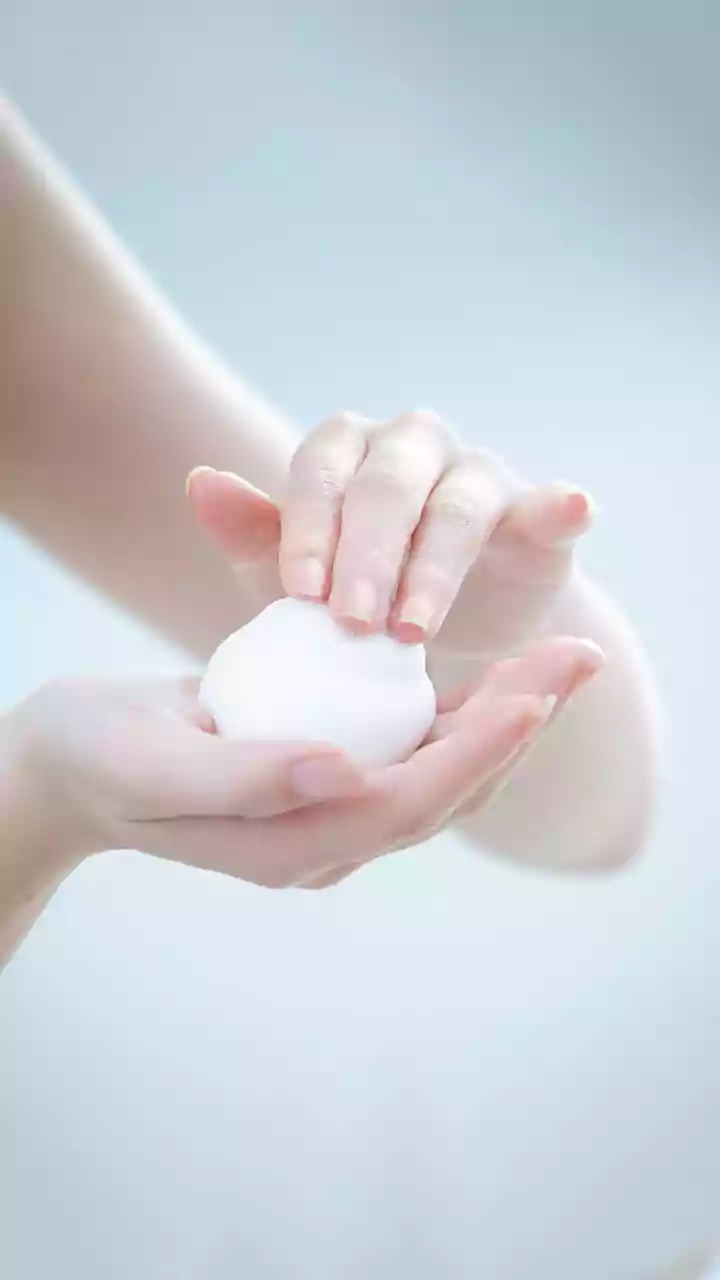 Keep Your Hands Soft and Wrinkle-Free This Winter: Expert Tips