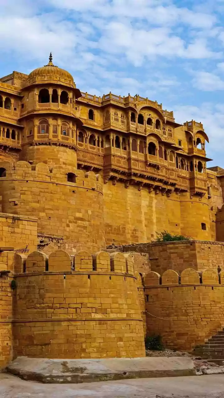 Beyond the Stereotypes: A Belgian Traveler's Vibrant First Impressions of India