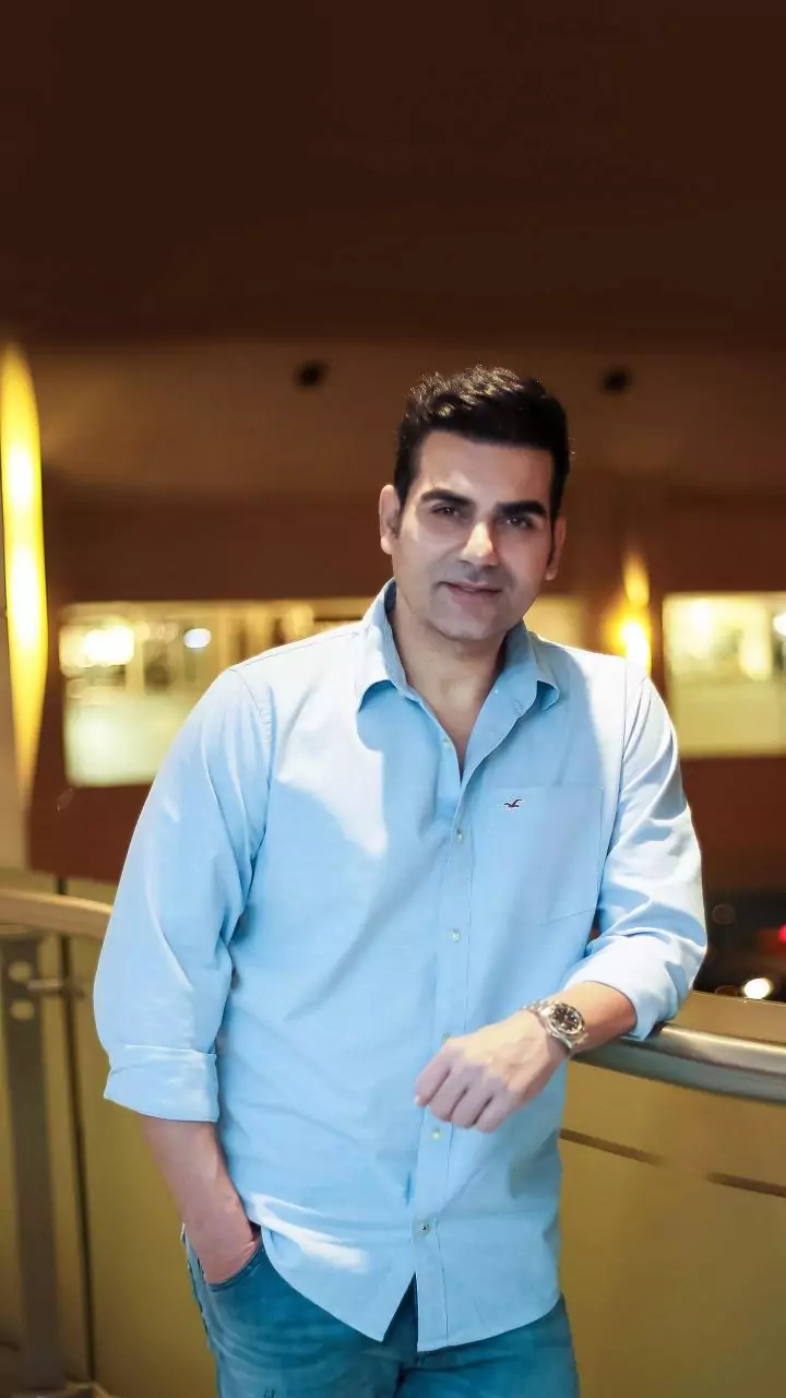 Arbaaz Khan Faces Security Breach As Man Allegedly Enters His Car During Kolkata Event, Video Goes Viral