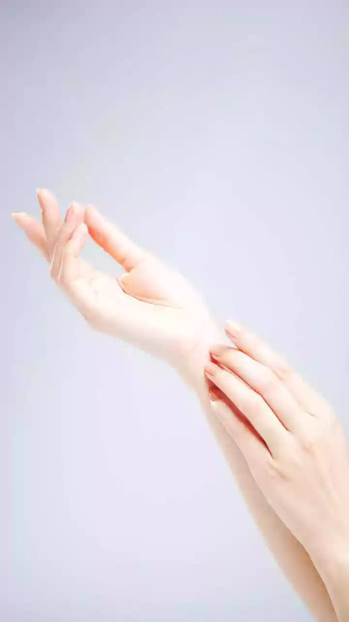 Scientists create glowing skin grafts for easy health checks