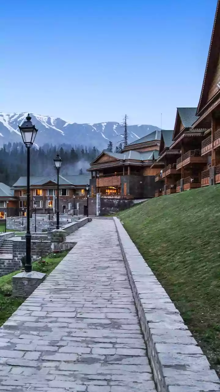 Kashmir's Hidden Gems: 10 Unforgettable Places to Explore