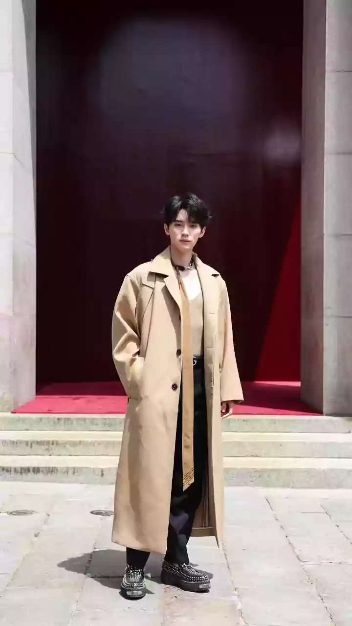 Profil Aktor China yang Sedang Naik Daun Berkat Drama Terbaru