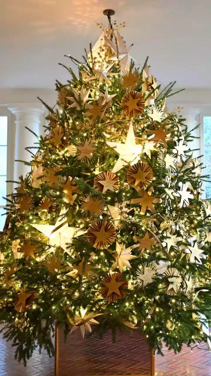 How did the Christmas tree become a global tradition?