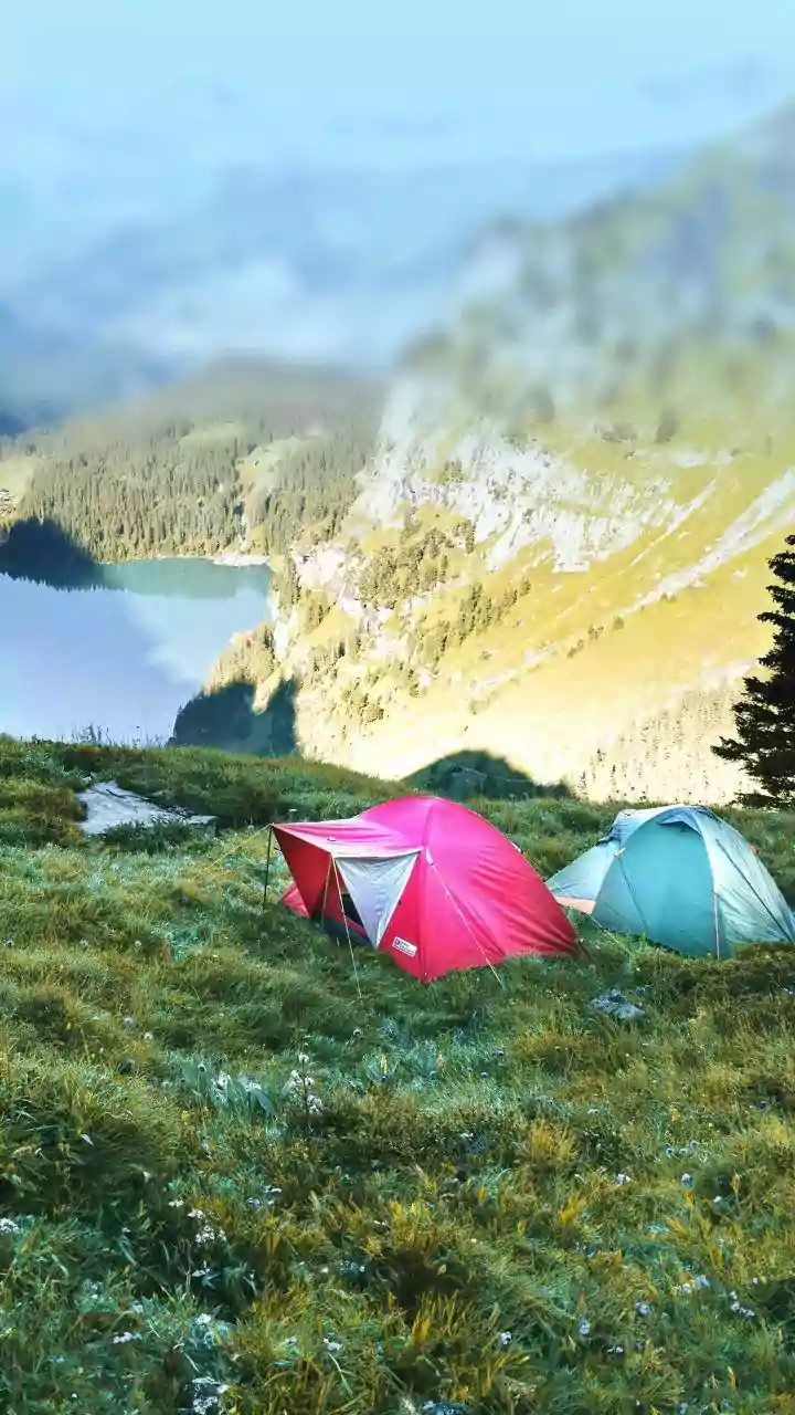 How Young Travelers Explore Scenic Meghalaya Valleys Through Budget River Camping