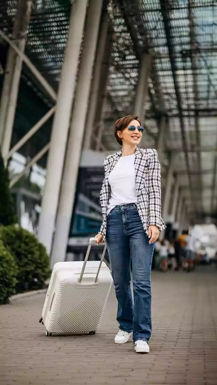 Effortless Airport Style: 12 Pieces for Chic & Comfortable Travel