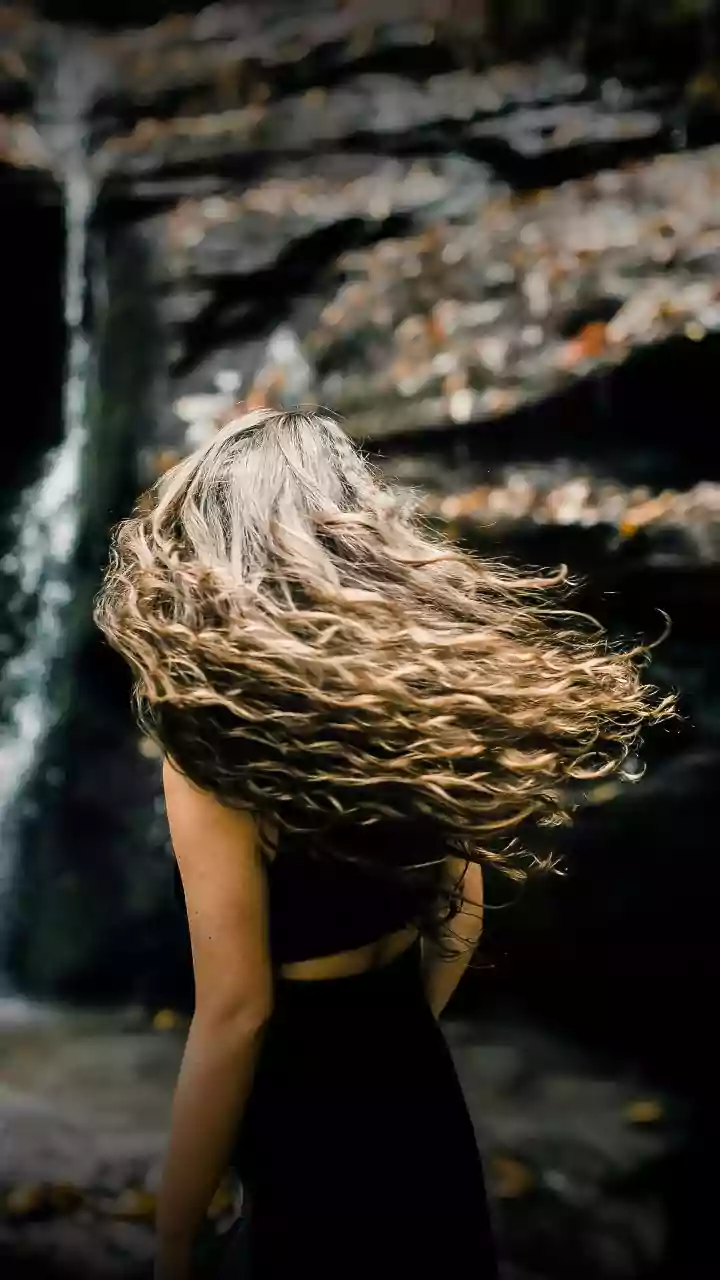 6 produtos para cabelos ondulados que deixam as ondas perfeitas