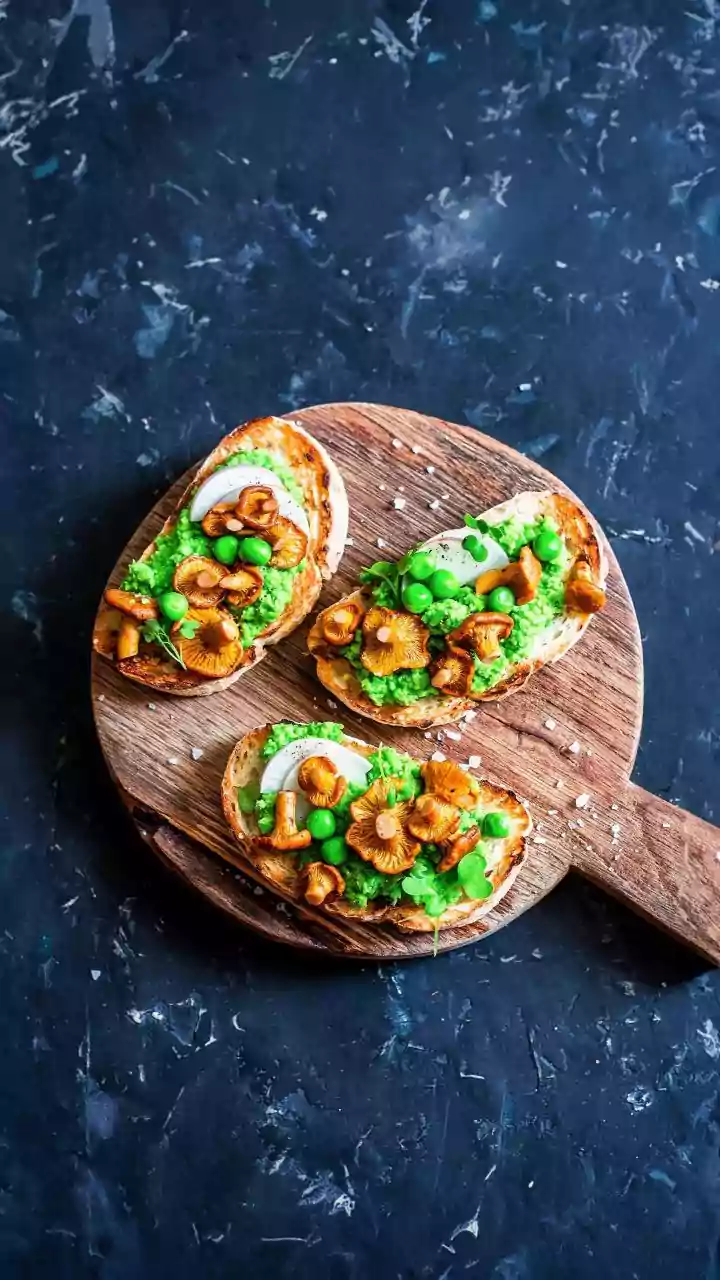 Easy Kitchen Hacks To Ensure Your Homemade Green Pea Snacks Stay Extra Crispy