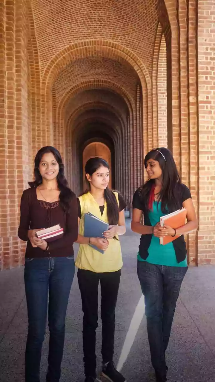 Record over 2.28 lakh students appear for Delhi University’s winter semester exams in dual sessions