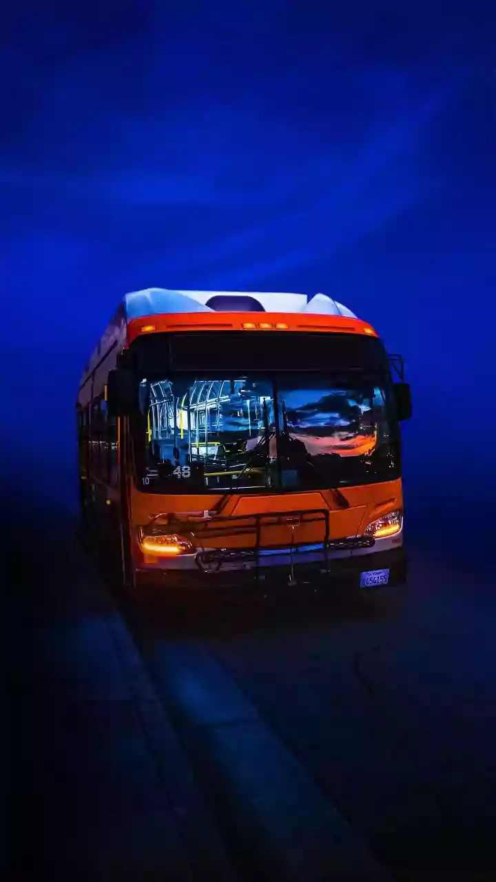 Social Media Post Exposes Delhi’s ‘No PUC, No Fuel’ Policy After DTC Bus Seen Emitting Thick Black Smoke