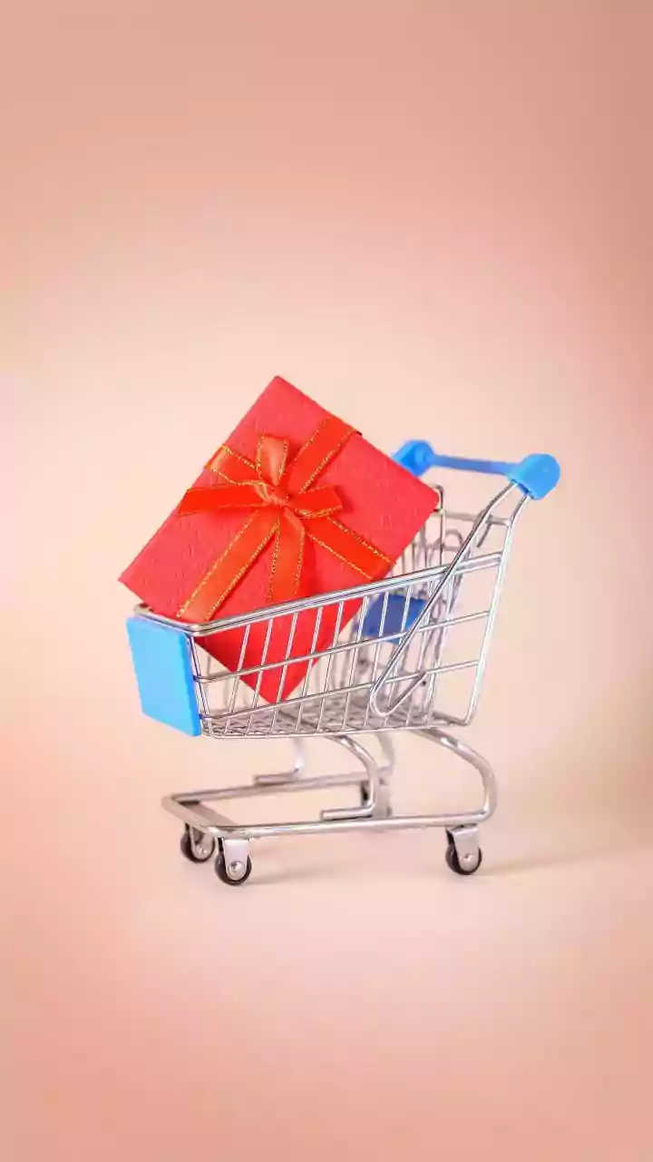 Avoid Financial Stress: How To Use Buy Now Pay Later Schemes Responsibly This Festive