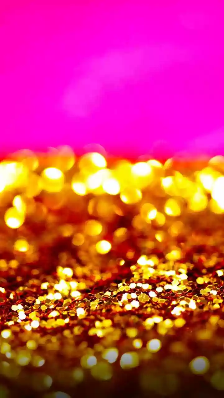 The 'Divorce Dust' Trend: Why Women Are Dousing Themselves in Glitter Before Dates